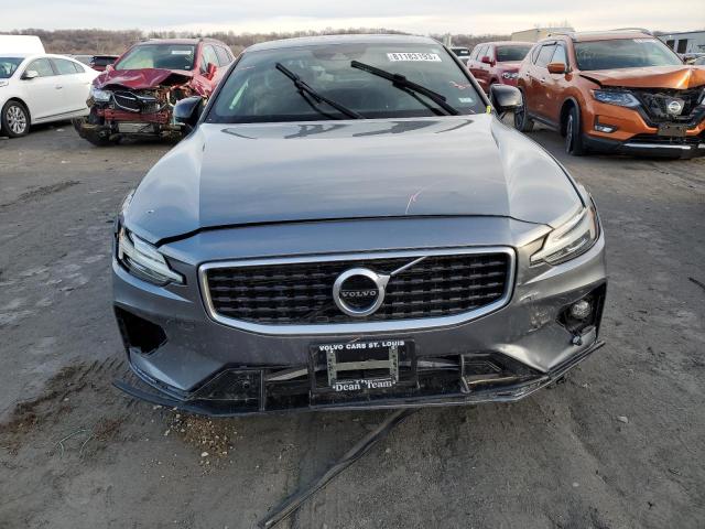 7JR102FM8KG003945 - 2019 VOLVO S60 T5 R-DESIGN SILVER photo 5