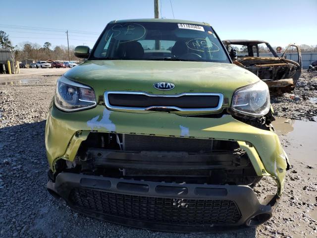 KNDJN2A24F7781736 - 2015 KIA SOUL GREEN photo 5