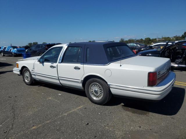 1LNLM81W2PY608631 - 1993 LINCOLN TOWN CAR EXECUTIVE WHITE photo 2