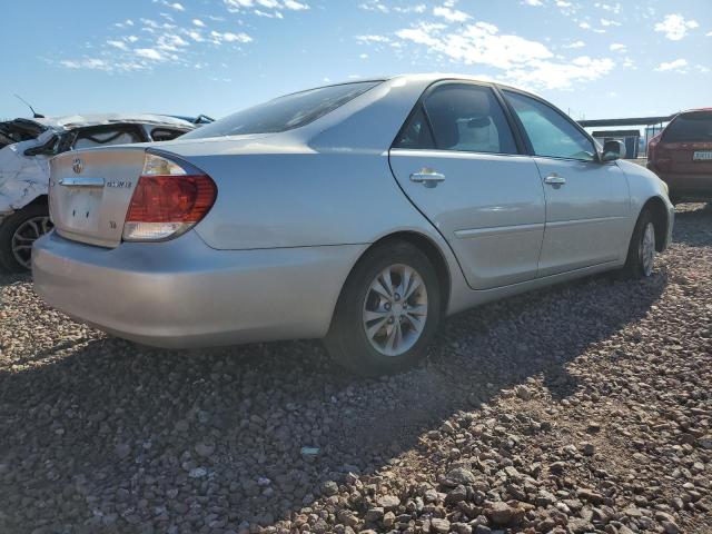 4T1BF30K75U608068 - 2005 TOYOTA CAMRY LE SILVER photo 3