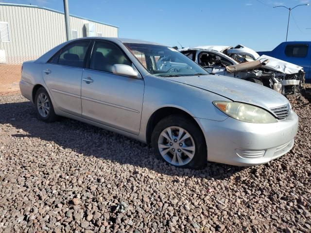 4T1BF30K75U608068 - 2005 TOYOTA CAMRY LE SILVER photo 4