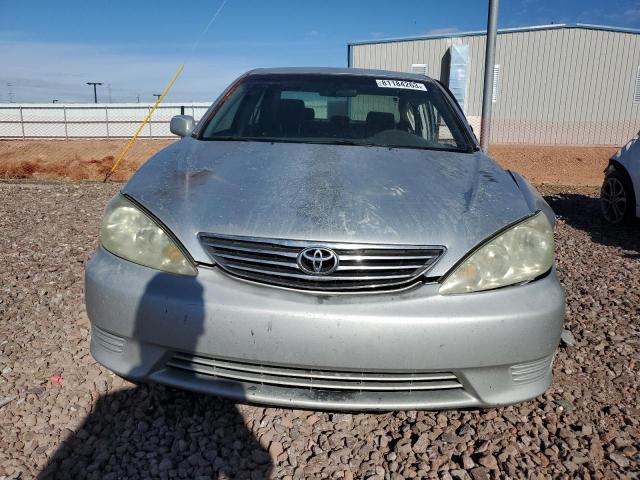 4T1BF30K75U608068 - 2005 TOYOTA CAMRY LE SILVER photo 5
