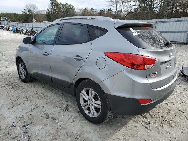 KM8JU3ACXDU689218 - 2013 HYUNDAI TUCSON GLS SILVER photo 2