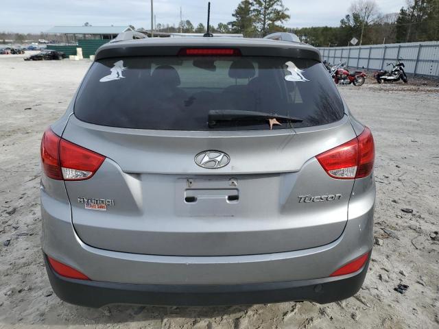 KM8JU3ACXDU689218 - 2013 HYUNDAI TUCSON GLS SILVER photo 6