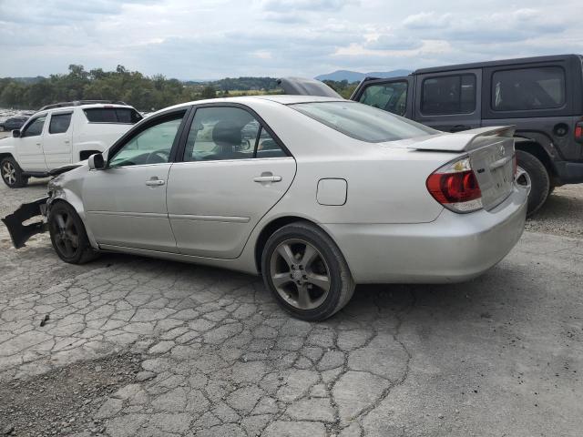 4T1BA32K55U505890 - 2005 TOYOTA CAMRY SE 银色 照片 2