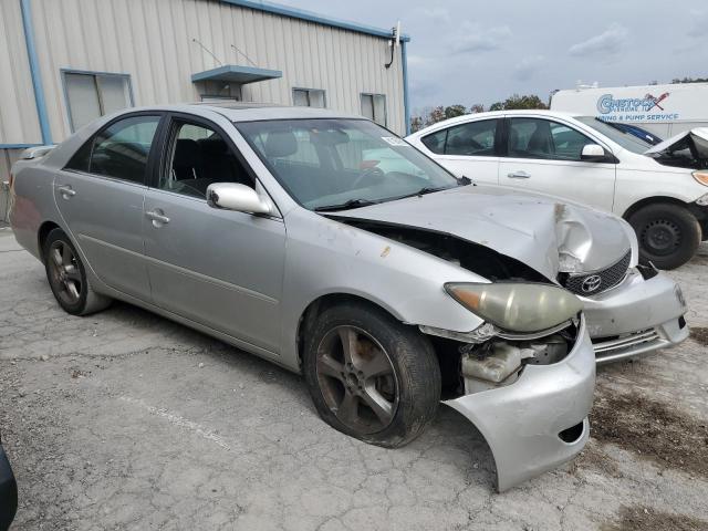 4T1BA32K55U505890 - 2005 TOYOTA CAMRY SE 银色 照片 4