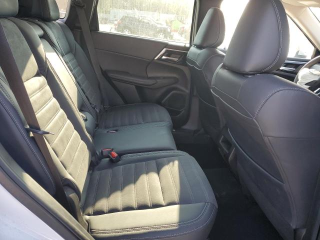 JA4J3UA82PZ022024 - 2023 MITSUBISHI OUTLANDER SE WHITE photo 11