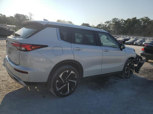 JA4J3UA82PZ022024 - 2023 MITSUBISHI OUTLANDER SE WHITE photo 3