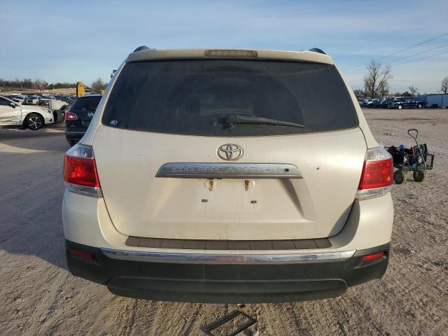 5TDZK3EH0DS117162 - 2013 TOYOTA HIGHLANDER BASE WHITE photo 6