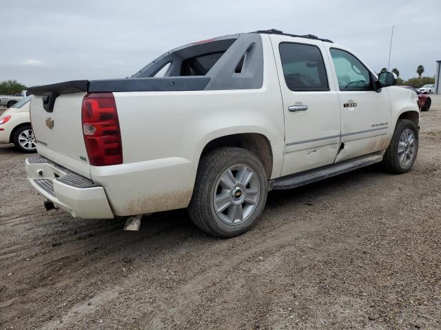 3GNNCGE09AG228405 - 2010 CHEVROLET AVALANCHE LTZ WHITE photo 3