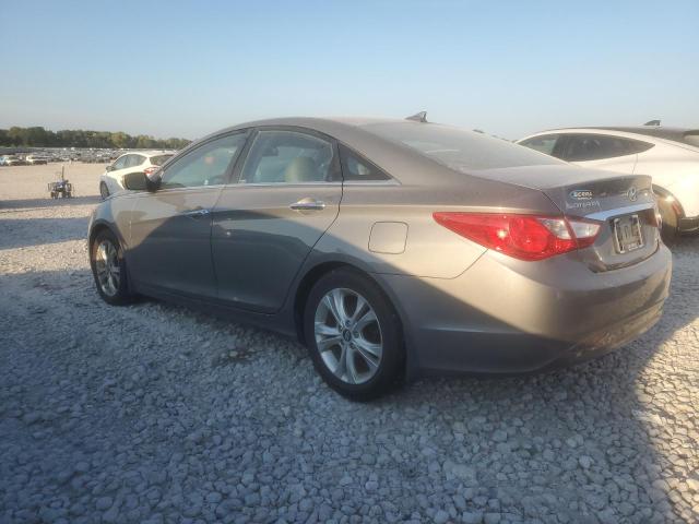 5NPEC4AC3DH612831 - 2013 HYUNDAI SONATA SE GRAY photo 2