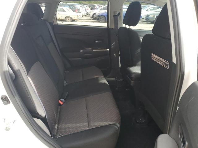 JA4AR3AU9JU013539 - 2018 MITSUBISHI OUTLANDER ES Белый фото 11