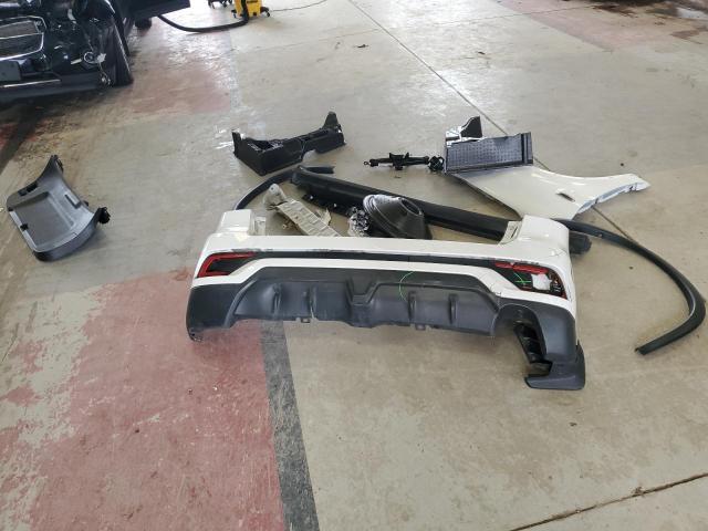 JA4AR3AU9JU013539 - 2018 MITSUBISHI OUTLANDER ES Белый фото 13