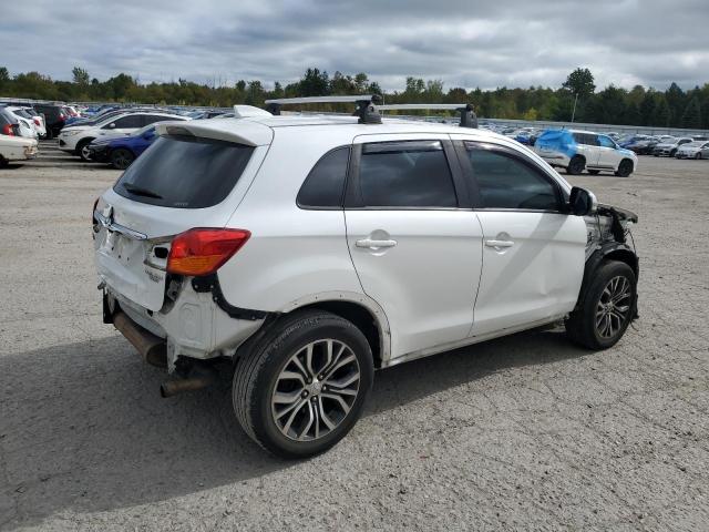 JA4AR3AU9JU013539 - 2018 MITSUBISHI OUTLANDER ES Белый фото 3