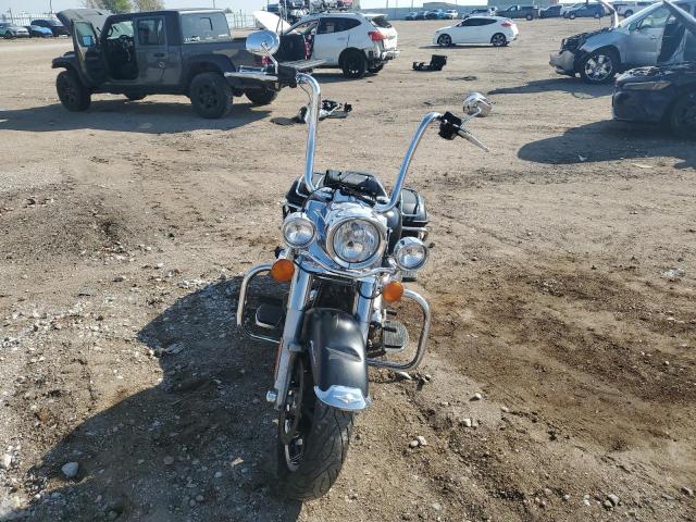 1HD1FBC18HB672518 - 2017 HARLEY-DAVIDSON FLHR ROAD KING BLACK photo 2