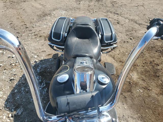 1HD1FBC18HB672518 - 2017 HARLEY-DAVIDSON FLHR ROAD KING BLACK photo 5