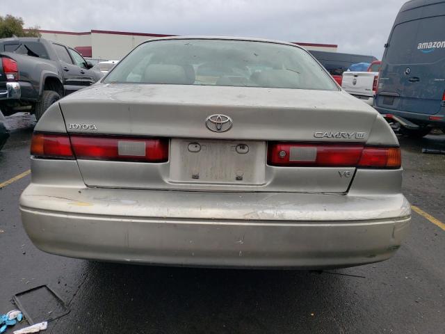 JT2BF28KXW0113416 - 1998 TOYOTA CAMRY LE GRAY photo 6