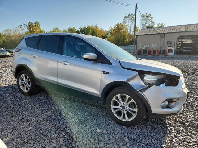 1FMCU0GD2HUD49929 - 2017 FORD ESCAPE SE Plata foto 4