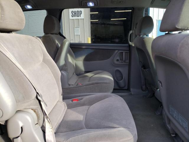 5TDZA23C54S125925 - 2004 TOYOTA SIENNA CE GRAY photo 11