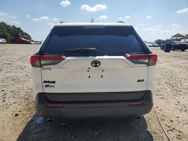 2T3W1RFV3NC197233 - 2022 TOYOTA RAV4 XLE WHITE photo 12