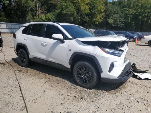 2T3W1RFV3NC197233 - 2022 TOYOTA RAV4 XLE WHITE photo 8