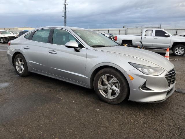 5NPEG4JA9MH068273 - 2021 HYUNDAI SONATA SE SILVER photo 4