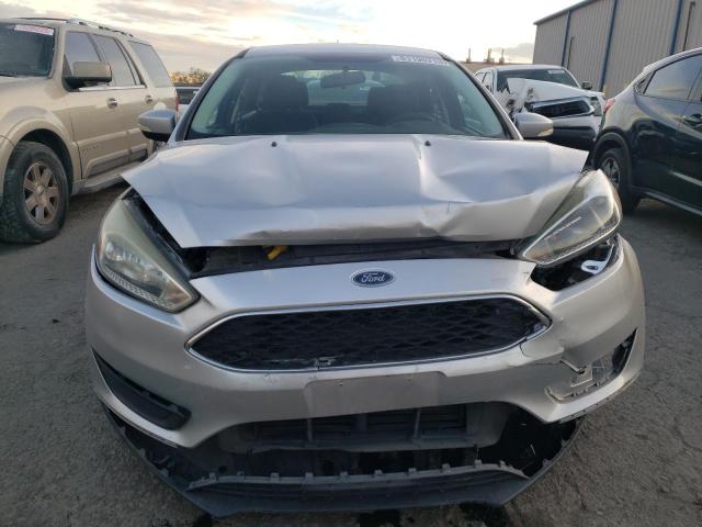 1FADP3F28HL285599 - 2017 FORD FOCUS SE SILVER photo 5