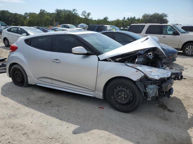 KMHTC6AE2DU101116 - 2013 HYUNDAI VELOSTER TURBO Gümüş foto 4