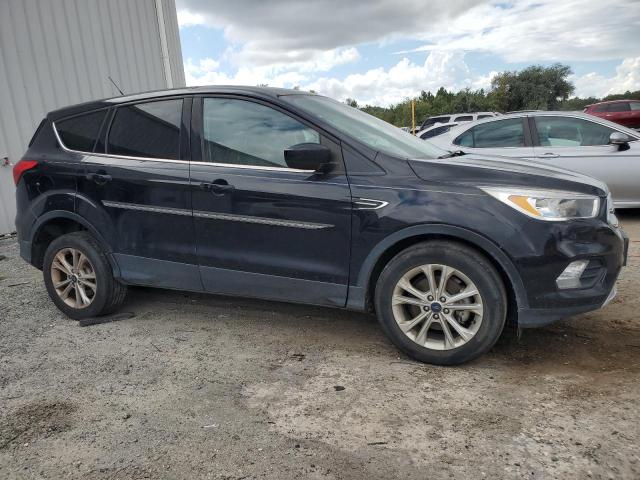 1FMCU0GD1KUB38311 - 2019 FORD ESCAPE SE შავი ფოტო 4