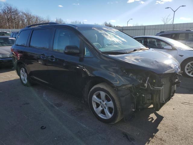 5TDKZ3DC0HS776528 - 2017 TOYOTA SIENNA LE BLACK photo 4