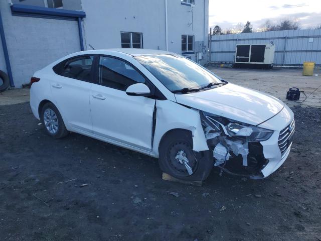 3KPC24A37KE052453 - 2019 HYUNDAI ACCENT SE WHITE photo 4