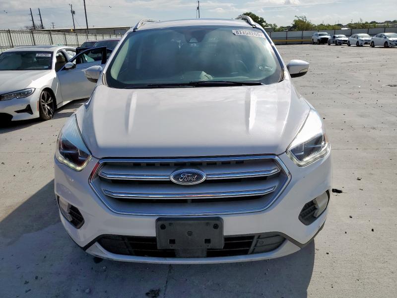 1FMCU9J92JUD58600 - 2018 FORD ESCAPE TITANIUM თეთრი ფოტო 5