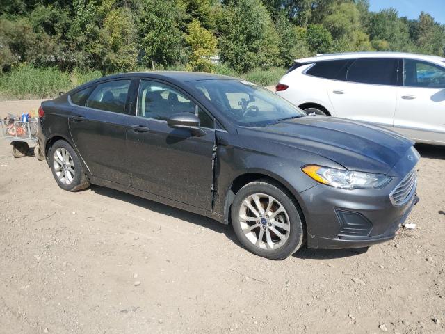 3FA6P0HD2KR249731 - 2019 FORD FUSION SE Gris photo 4