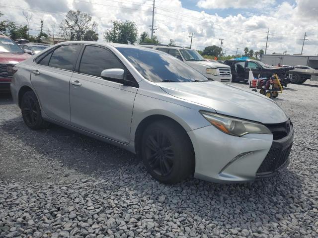 4T1BF1FK0HU621535 - 2017 TOYOTA CAMRY LE SILVER photo 4