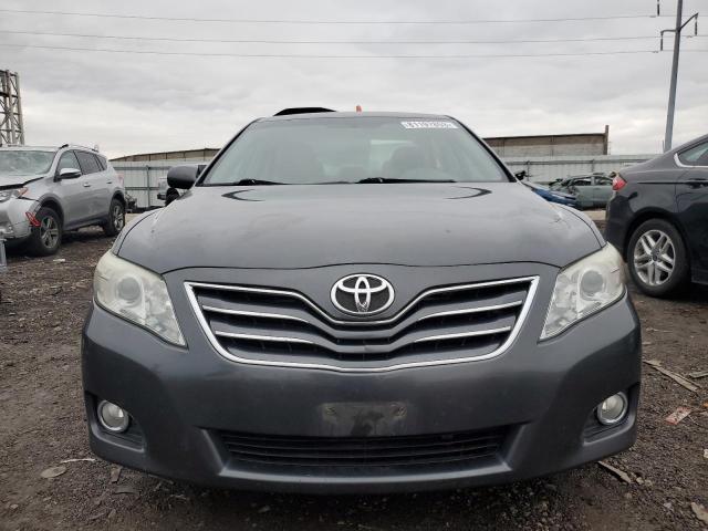 4T1BK3EK0BU631451 - 2011 TOYOTA CAMRY SE GRAY photo 5