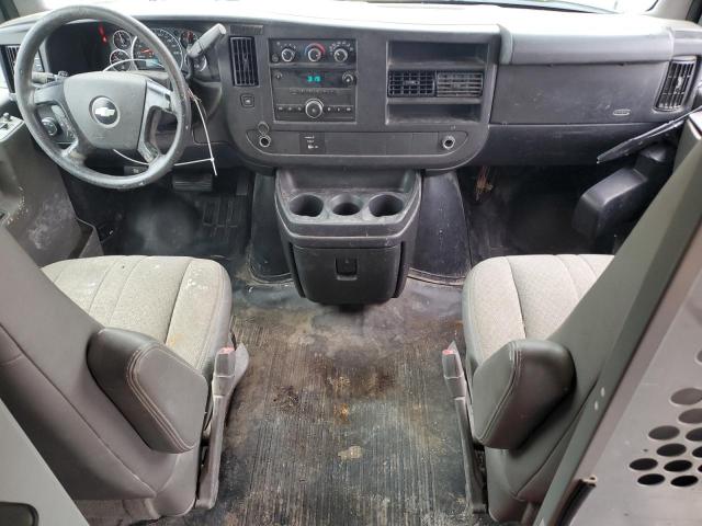 1GC2GTBG0A1121736 - 2010 CHEVROLET EXPRESS G3 WHITE photo 8