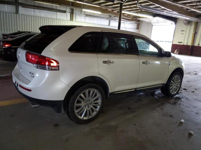 2LMDJ8JK8DBL16215 - 2013 LINCOLN MKX WHITE photo 3