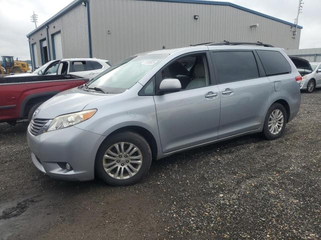 2011 TOYOTA SIENNA XLE, 
