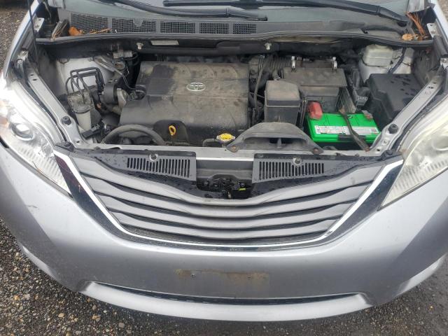 5TDYK3DC1BS069069 - 2011 TOYOTA SIENNA XLE 银色 照片 12