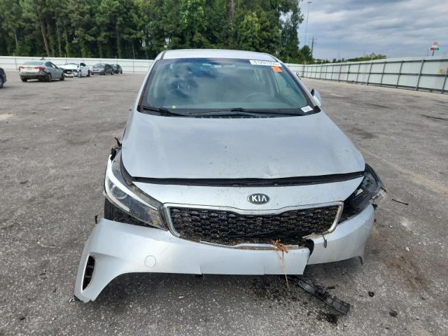 3KPFL4A78JE247263 - 2018 KIA FORTE LX SILVER photo 5