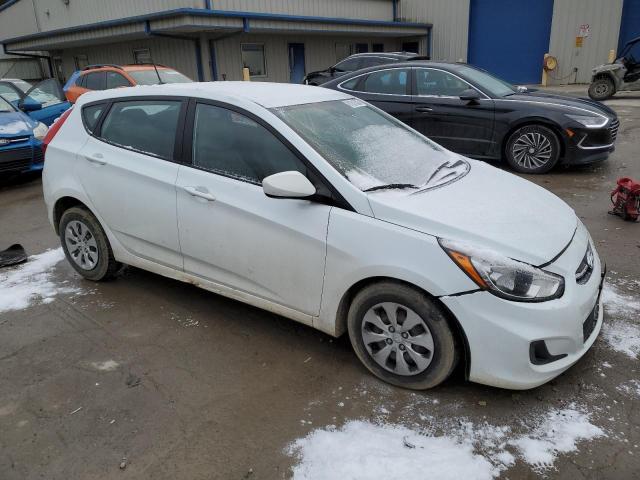 KMHCT5AE3HU325527 - 2017 HYUNDAI ACCENT SE WHITE photo 4