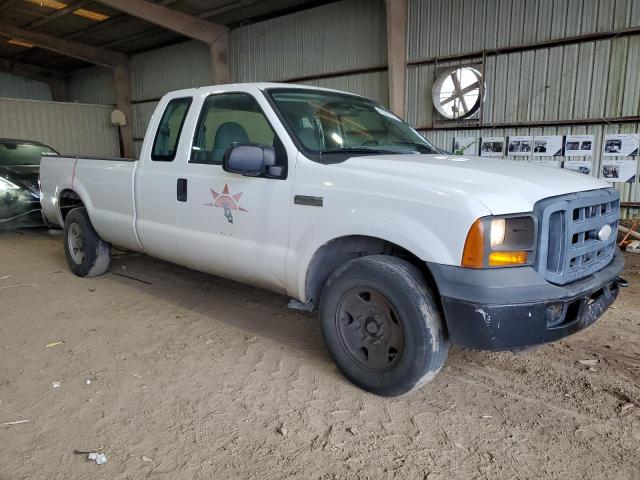 1FTSX20527EB52287 - 2007 FORD F250 SUPER DUTY WHITE photo 4