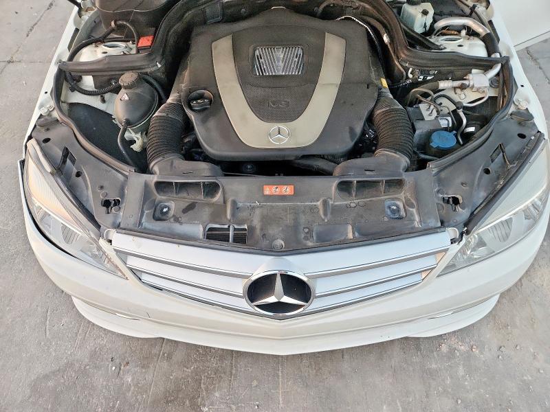 WDDGF5EB0BA444843 - 2011 MERCEDES-BENZ C 300 白色 照片 11