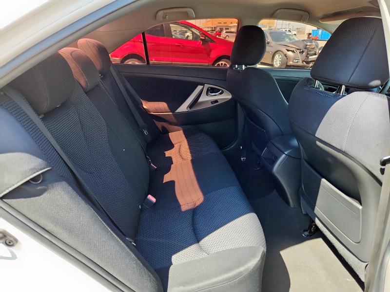 4T1BF3EK2BU585996 - 2011 TOYOTA CAMRY BASE WHITE photo 10