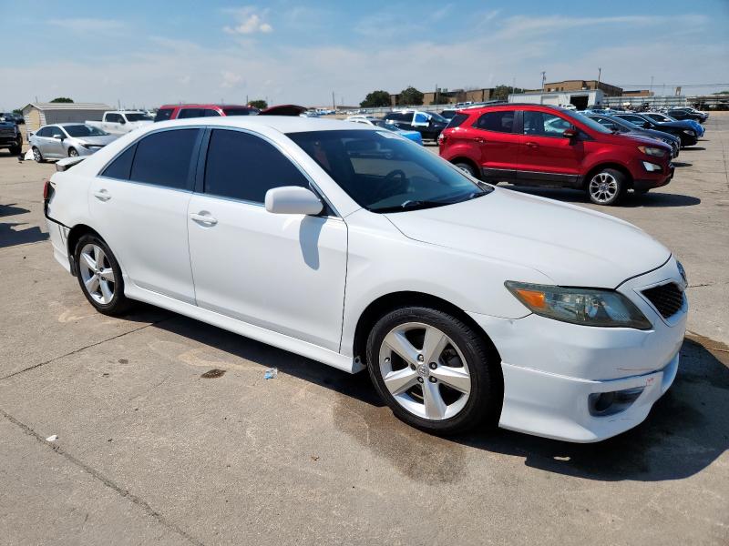 4T1BF3EK2BU585996 - 2011 TOYOTA CAMRY BASE WHITE photo 4