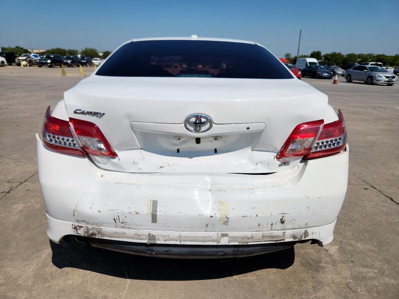 4T1BF3EK2BU585996 - 2011 TOYOTA CAMRY BASE WHITE photo 6
