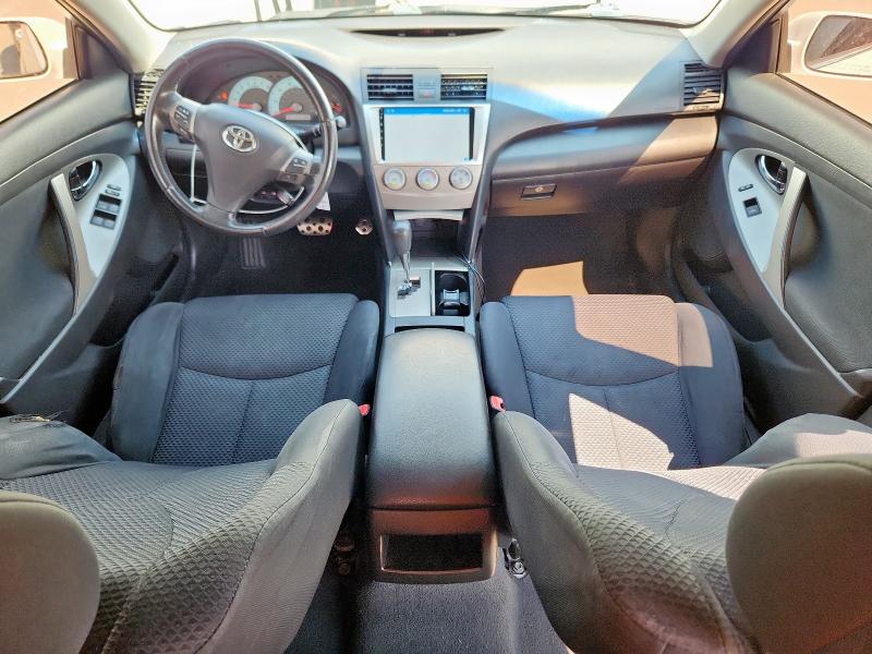 4T1BF3EK2BU585996 - 2011 TOYOTA CAMRY BASE WHITE photo 8