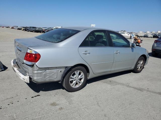 4T1BF30K65U599363 - 2005 TOYOTA CAMRY LE SILVER photo 3