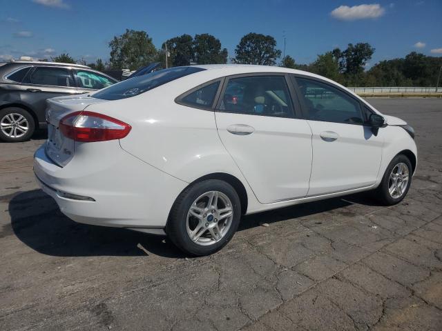 3FADP4BJ1KM124195 - 2019 FORD FIESTA SE 白色 照片 3