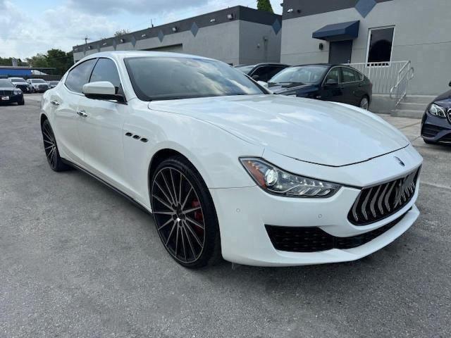 ZAM57YSAXK1318416 - 2019 MASERATI GHIBLI S WHITE photo 4